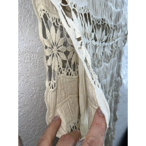 ALICE + Olivia Boho Crochet Top Fringe Built in Bra Size Small Y1 - Picture 6 of 9